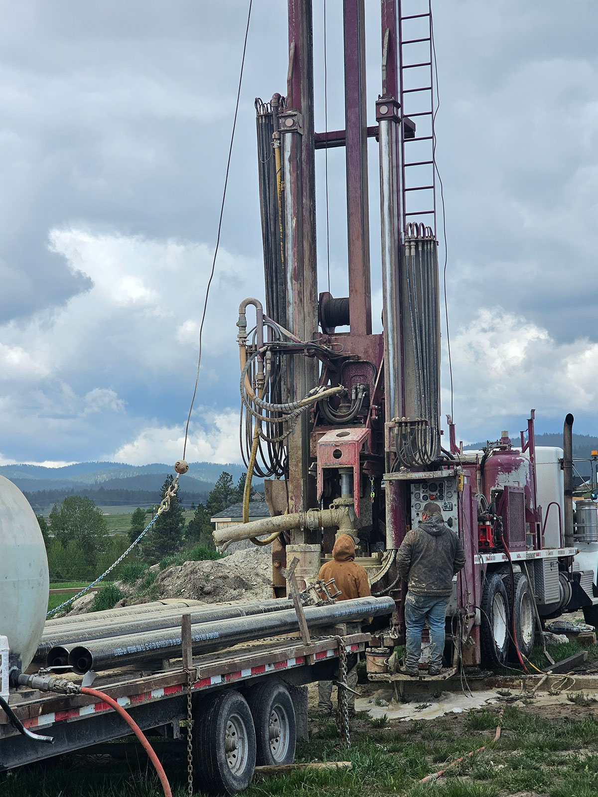Drilling rig and crew